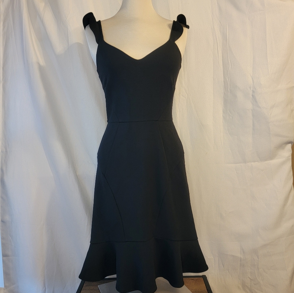 Simply Vera Vera Wang Flutter Sleeve XS Black Cocktail Dress NWOT Feminine Style